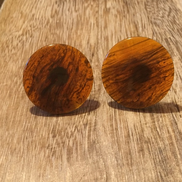 Gifted* no longer available Vintage 70s Tortoise Shell Earrings - Picture 4 of 6